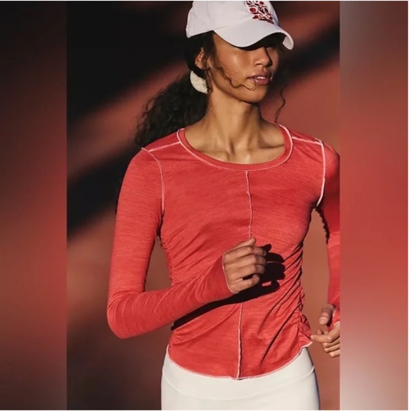 Free People FP MOVEMENT Right On Run Layer Shirt Winterberry Red Size Medium - Picture 2 of 11